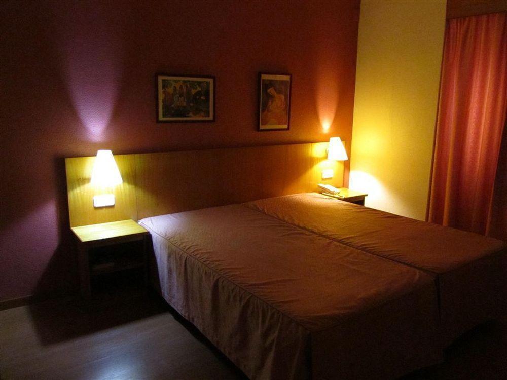 Dom Hotel 2*
